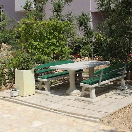 With A Parking Space - 6667 Makarska