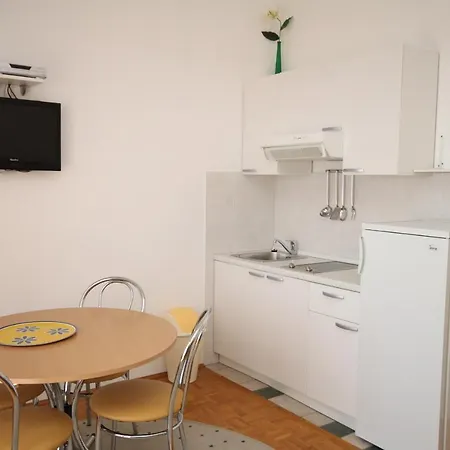 Apartament With A Parking Space - 6667 Makarska