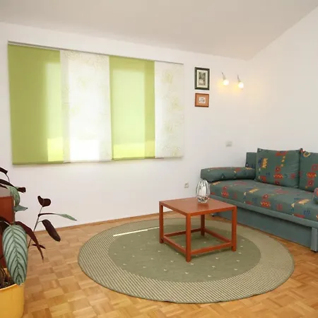 With A Parking Space - 6667 *