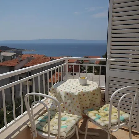 With A Parking Space - 6667 *