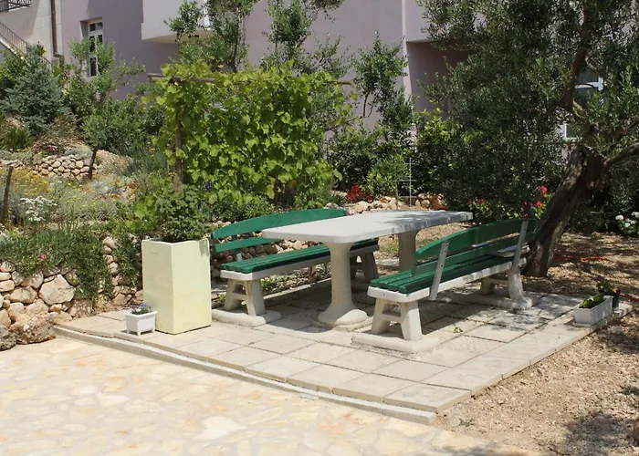 With A Parking Space - 6667 Makarska