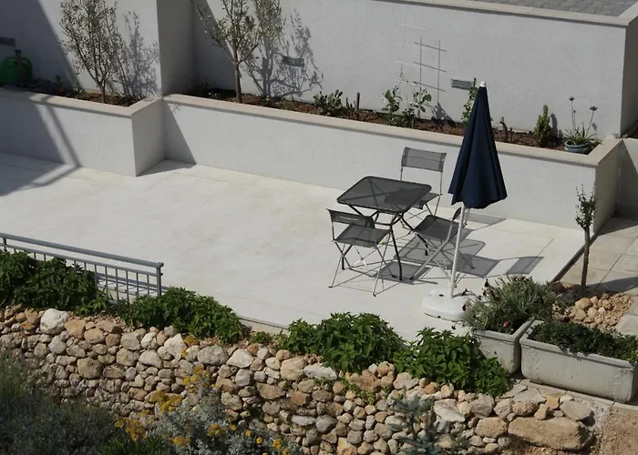 With A Parking Space - 6667 Апартаменти