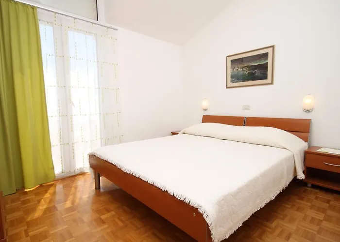 Апартаменти With A Parking Space - 6667