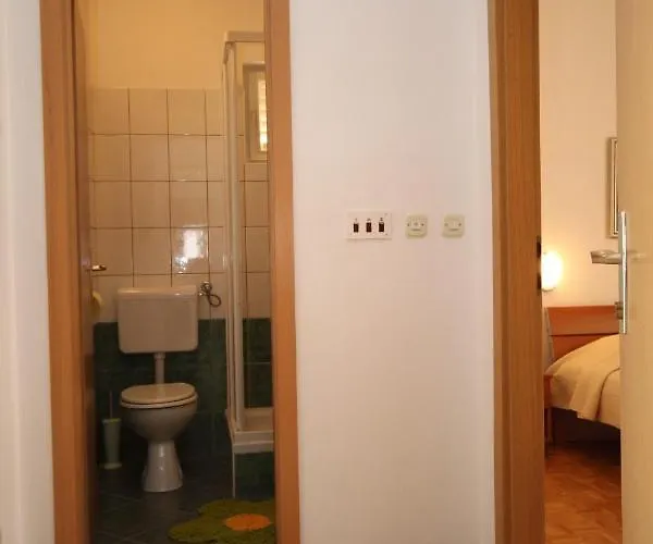 Daire With A Parking Space - 6667 Makarska