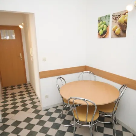 With A Parking Space - 6667 Appartement Makarska