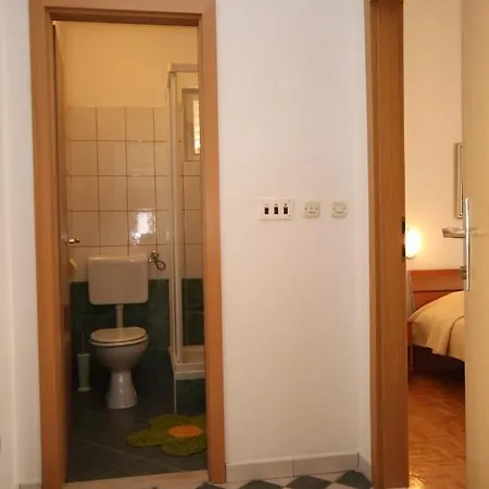 Appartement With A Parking Space - 6667 Makarska